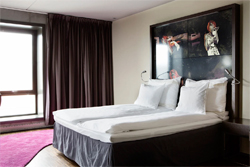 COMFORT HOTEL SQUARE, 